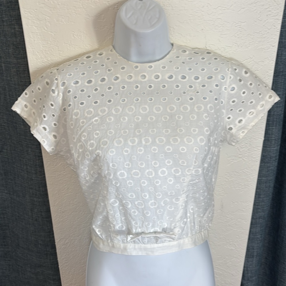 Vintage 1950's Women's White Eyelet Short Sleeve Mid Drift Top- Fabulous S/M